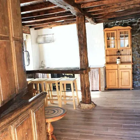 منزل ريفي Casa De Aldea En El Centro De Asturias Llanos Los Artos
